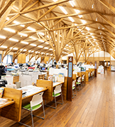 屋久島町役場1階窓口の写真