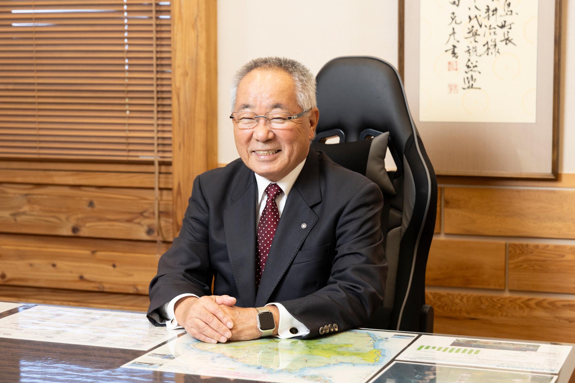 屋久島町長荒木耕治