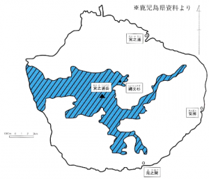 屋久島の世界遺産条約の登録地が青の斜線で囲われている地図